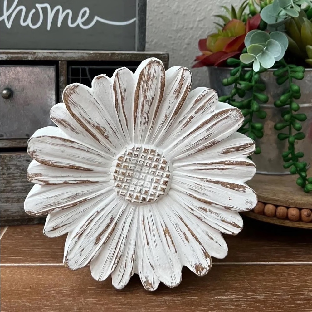 New White Farmhouse Distressed Chunky Flower